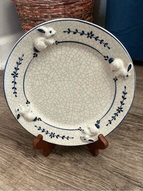 RETIRED POTTING SHED DEDHAM RABBIT PORCELAIN POTTERY 8" PLATE